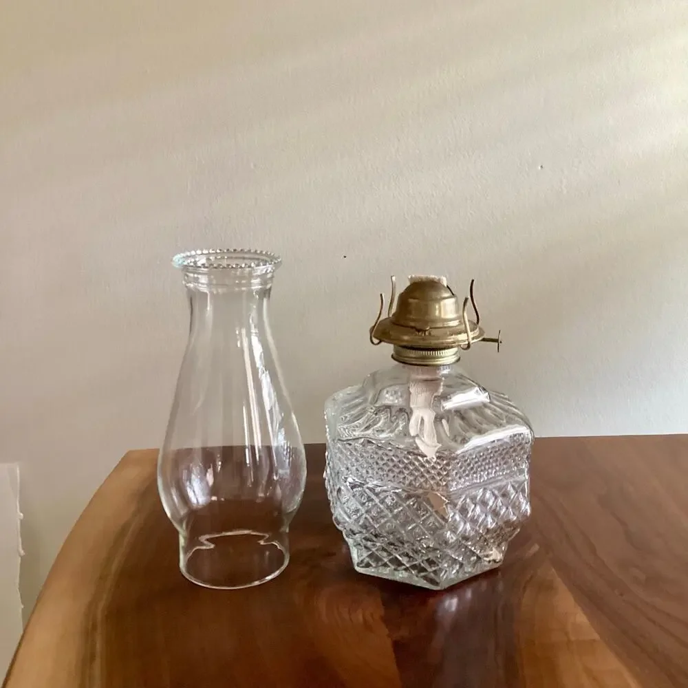 NWOT Wexford Oil Lamp & Shade